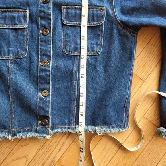 Chemistry Jean Jacket M Fitted Embroidered Rose Frayed 100% Cotton - Picture 15 of 16